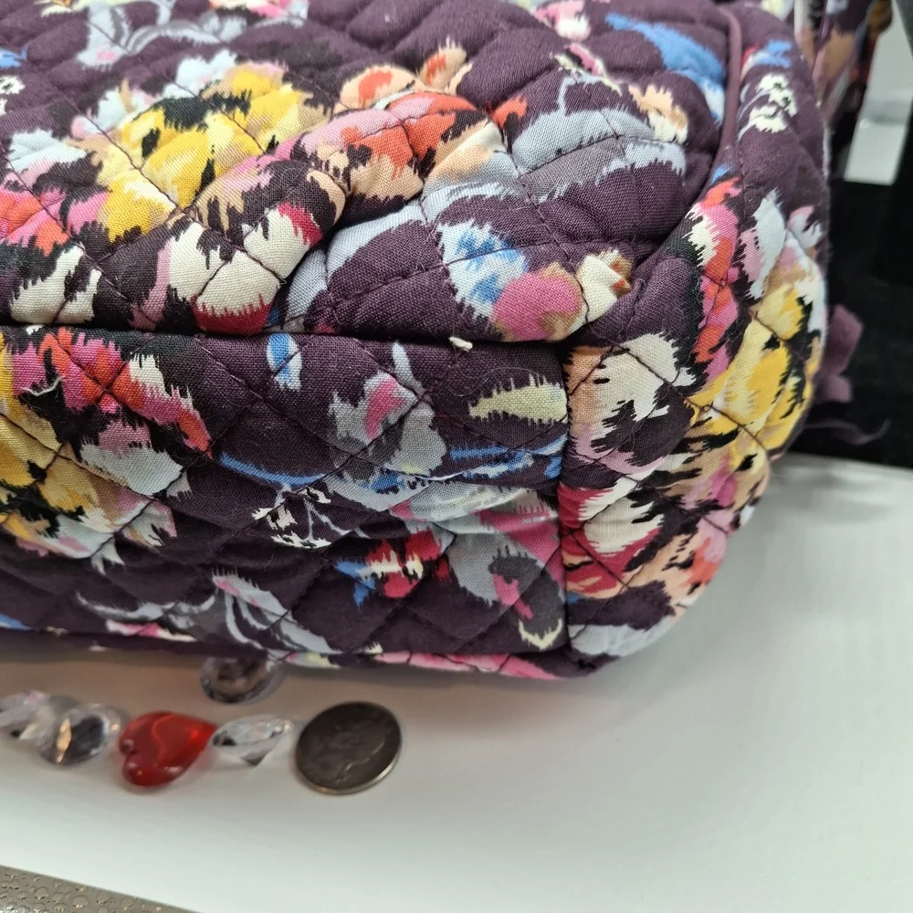 Vera Bradley Med Sized Floral Quilted Bag - Purple Like New - Picture 10 of 12